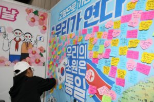 Lee-says-understanding-N-Korean-born-citizens-special-asset-for-2-Koreas-future.jpg