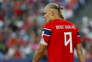 Norway-football-star-Haalands-Korean-made-hair-tie-sells-out-manufacturer.jpg