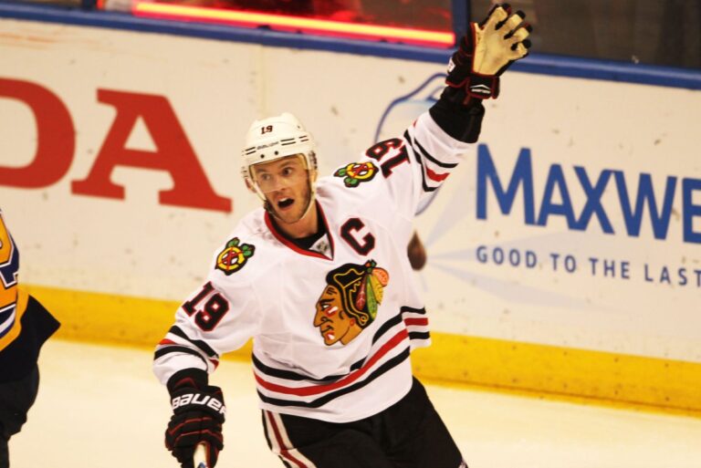 Patrick-Kane-reunites-with-Chicago-Blackhawks-in-16-million-deal.jpg
