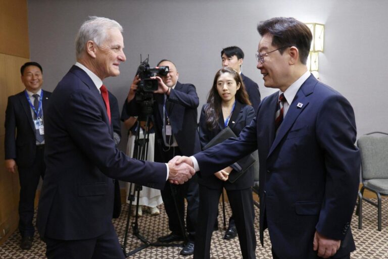S-Koreas-Lee-Norway-PM-Store-discuss-deepening-cooperation-in-security-technology.jpg