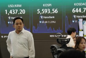 Seoul-shares-again-dip-over-1-pct-after-2-day-deep-rout-amid-AI-spending-concerns.jpg