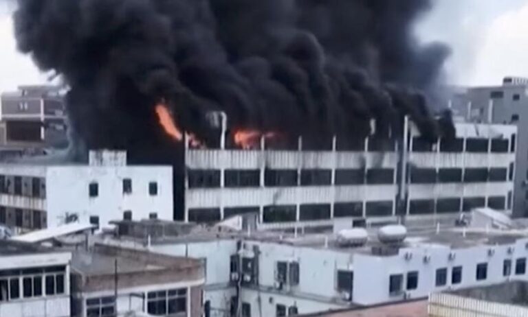 Shoe-factory-burns-in-China-killing-at-least-28.jpg
