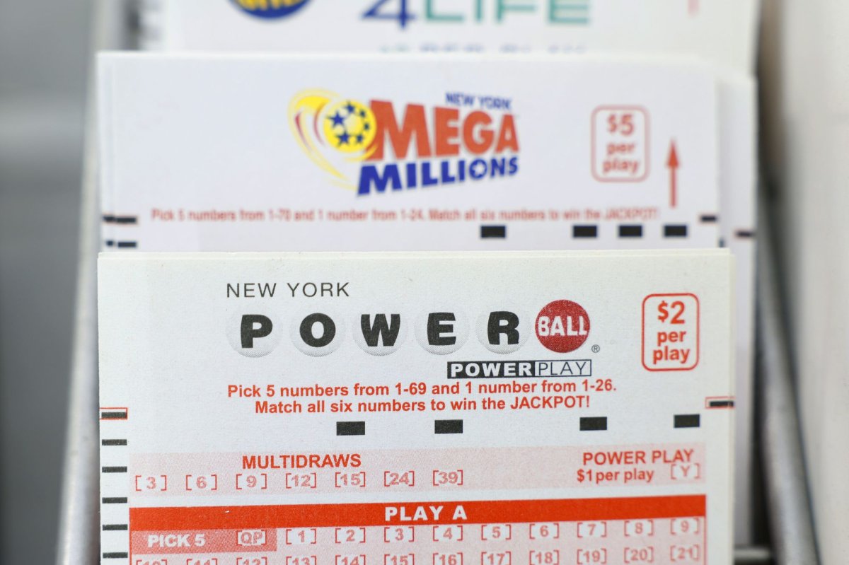 Son-gets-mom-a-50030-birthday-gift-from-Maryland-Lottery.jpg