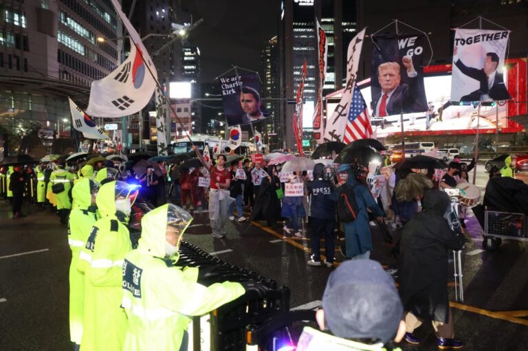 South-Korean-police-plan-tougher-response-to-hate-rallies.jpg