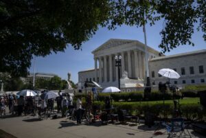 Trump-asks-high-court-to-allow-him-to-restrict-mail-in-voting.jpg