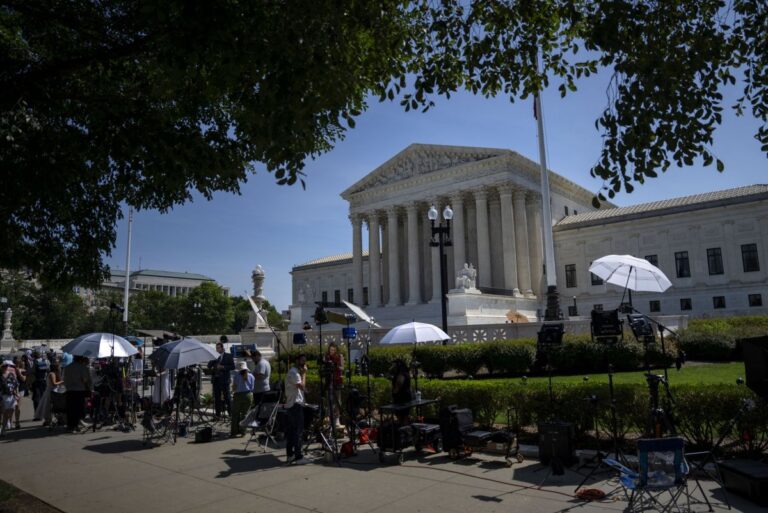 Trump-asks-high-court-to-allow-him-to-restrict-mail-in-voting.jpg