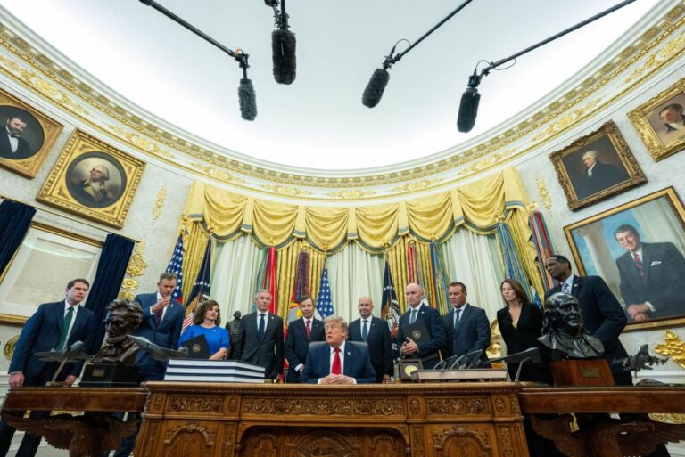 Trump-signs-EO-shrinking-monuments-angering-environmentalists.jpg