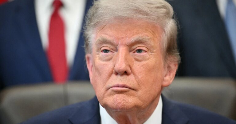 Trump-z687an.jpg