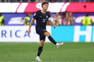 USAs-Christian-Pulisic-fractured-leg-in-World-Cup-loss-to-Belgium.jpg