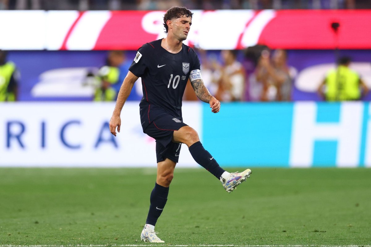 USAs-Christian-Pulisic-fractured-leg-in-World-Cup-loss-to-Belgium.jpg
