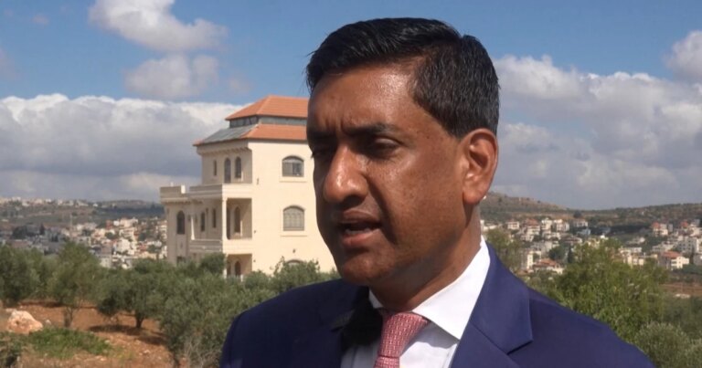 f_tov_rokhanna_settlers_260711.00_01_06_08.Still001-sjhyo4.jpg