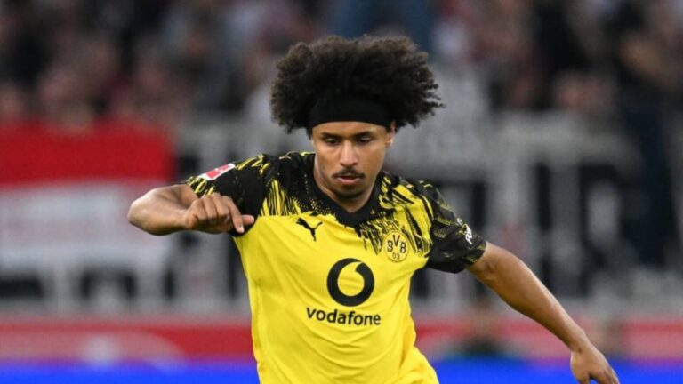 karim-adeyemi-dortmund-65641783702083.jpg