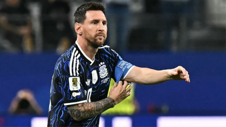lionel-messi-argentina-blue-kit-18031784120120.jpg