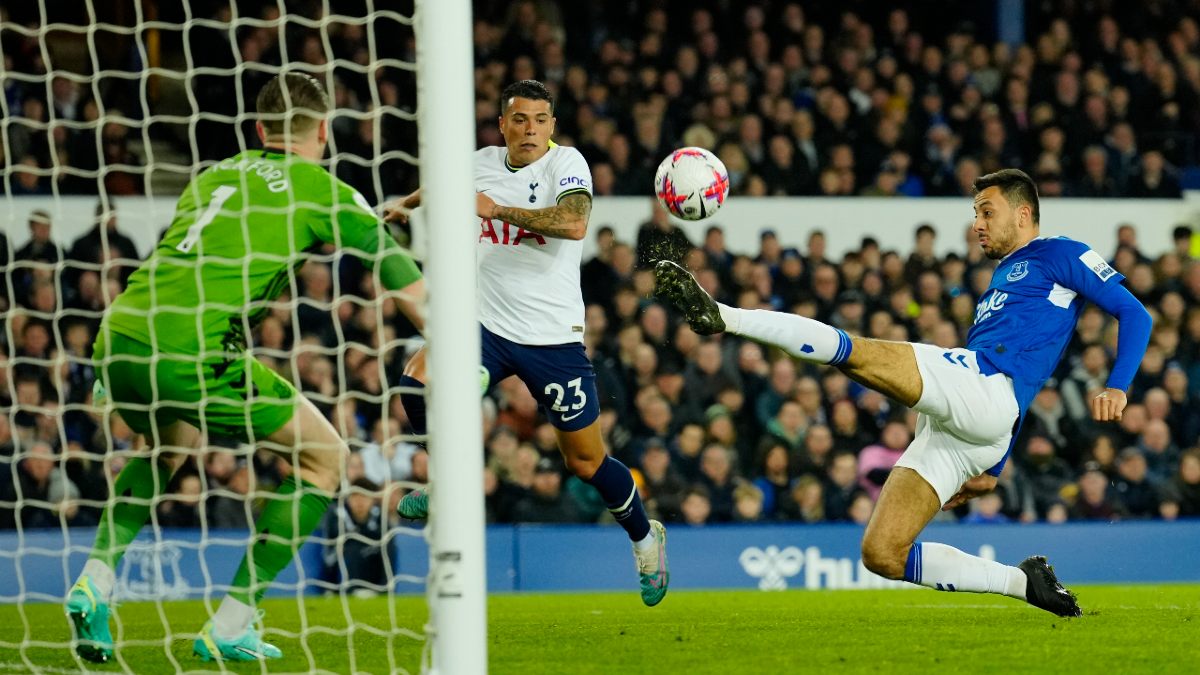 spurs-24001784728654.jpg