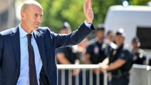 zidane-44661785242960.jpg