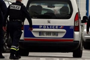 2-police-officers-attacked-wounded-in-France-suspect-arrested.jpg