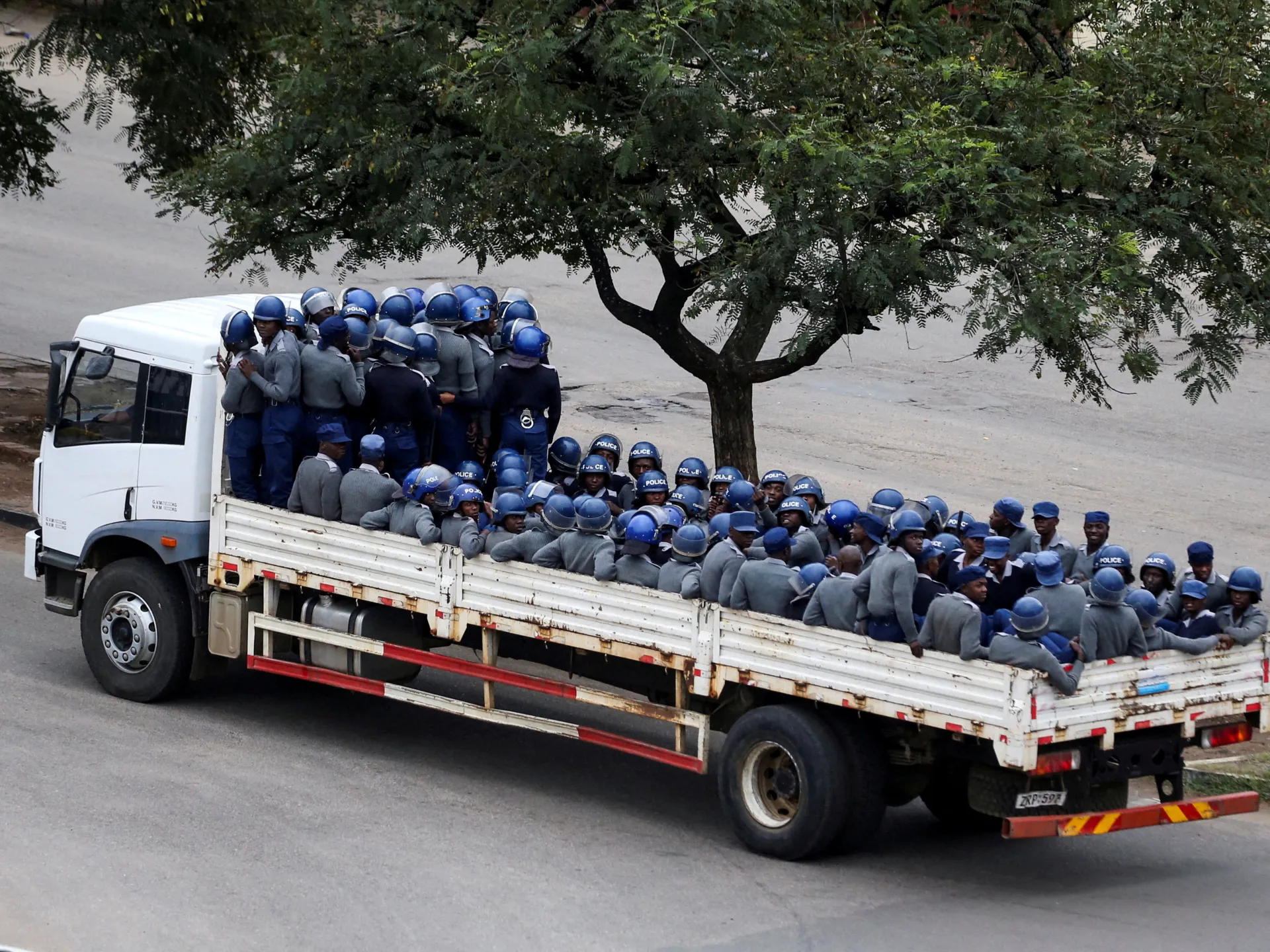 2025-03-31T165518Z_1768759297_RC27ODAO6FCT_RTRMADP_3_ZIMBABWE-POLITICS-1744104453.jpg