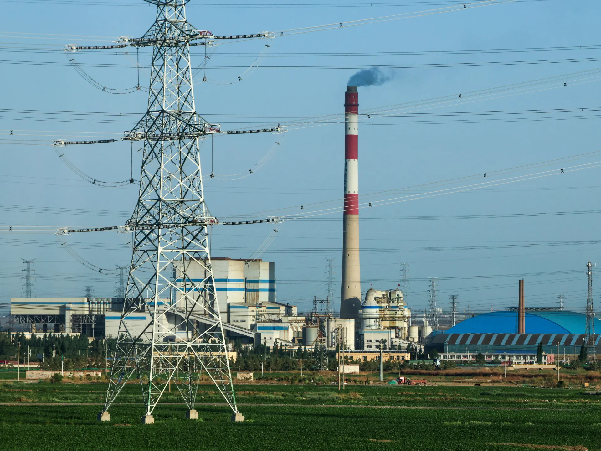 2026-06-16T110833Z_26409245_RC2ASLA47TWZ_RTRMADP_3_CHINA-ECONOMY-1787055776.jpg