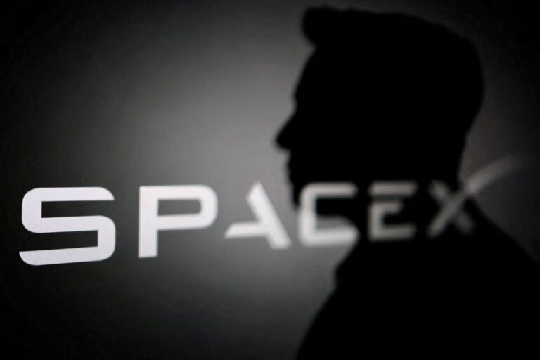 2026-07-23T121507Z_1630841472_RC2SRLA8WQK4_RTRMADP_3_SPACEX-STOCKS-SHORTS.JPG