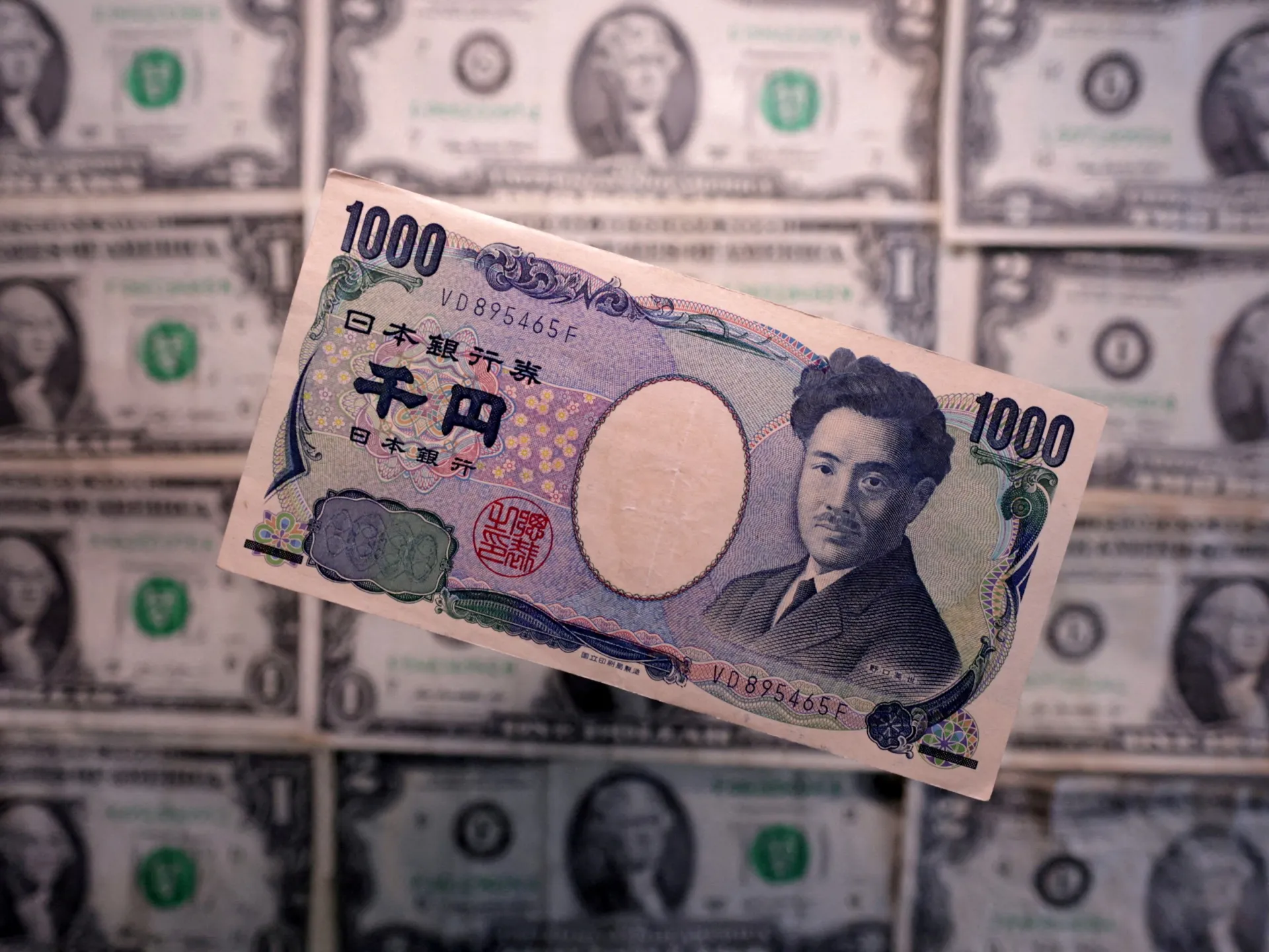 2026-08-02T011055Z_1140300478_RC2DGDAQSI8M_RTRMADP_3_JAPAN-YEN-1785827385.jpg