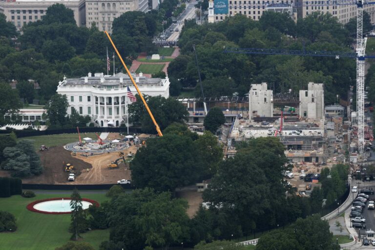 2026-08-20T164940Z_846175624_RC2G2NABWAVS_RTRMADP_3_USA-TRUMP-HELIPAD.JPG