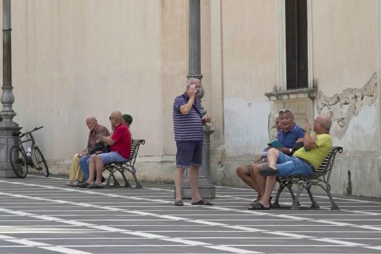 2026-08-21T060007Z_1924384216_RC2P1NAFXKJC_RTRMADP_3_EUROPE-WEATHER-ITALY-SICILY.JPG