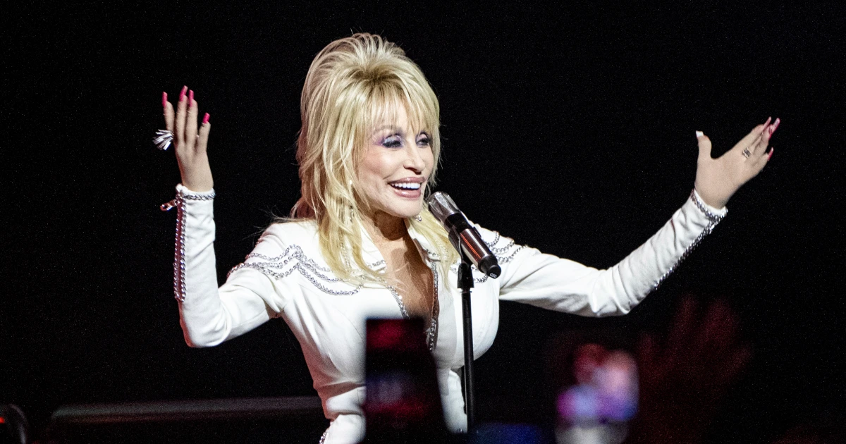 240606-Dolly-Parton-ch-1446-ea4d39.jpg