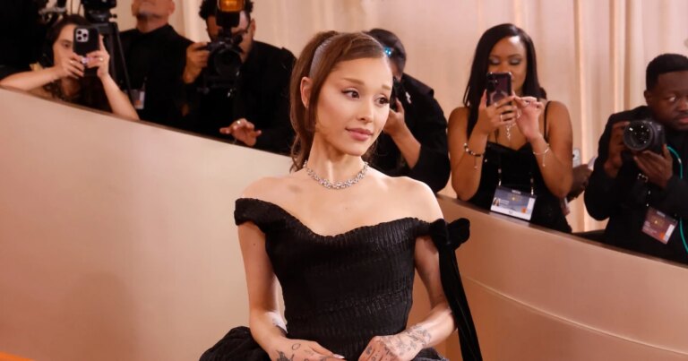 260802-ariana-grande-cc-1005p-ce97ae.jpg