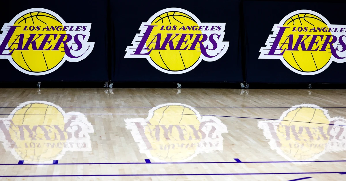 260812-lakers-vl-1037a-730727.jpg