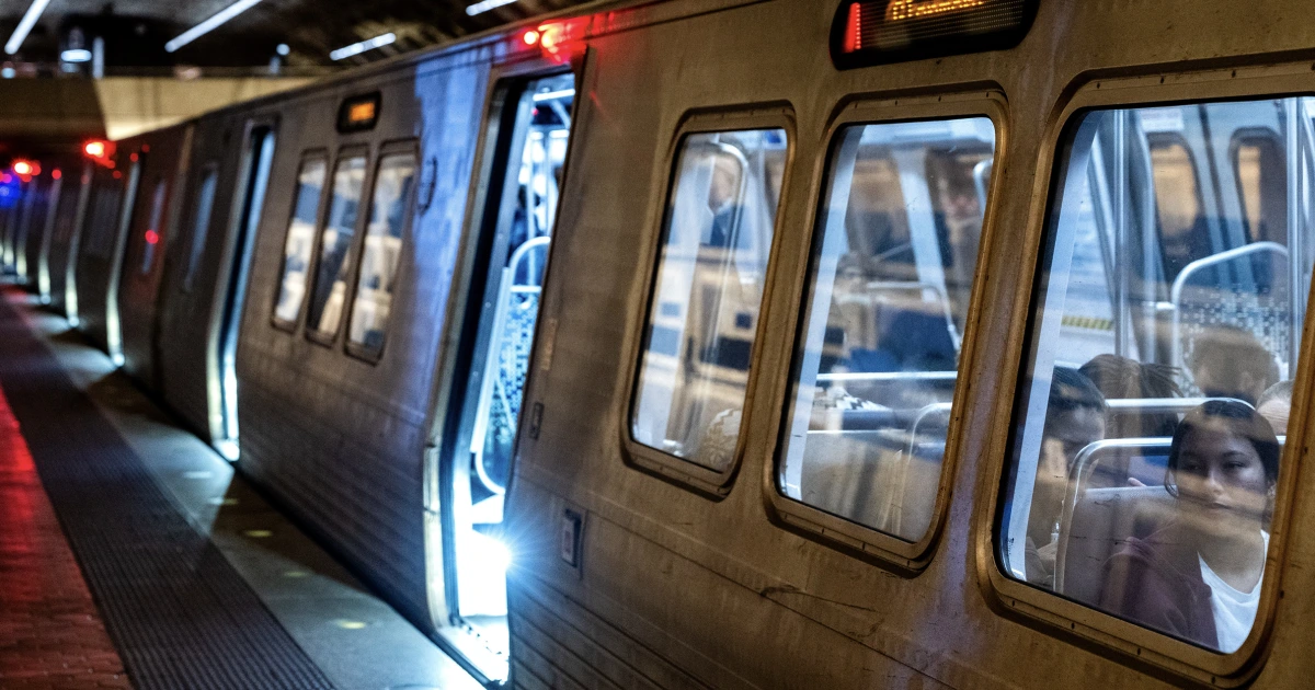 260812-metro-washington-train-ww-1655-6594e0.jpg