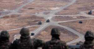 260818-US-South-Korea-military-drills-vsb-2115-87fdac.jpg