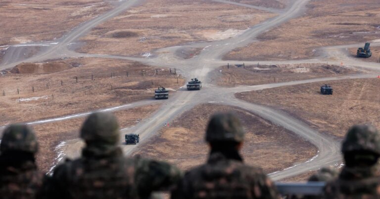 260818-US-South-Korea-military-drills-vsb-2115-87fdac.jpg