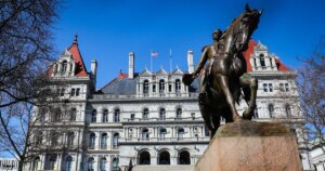 260820-Albany-New-York-State-Capital-building-vl-154p-9aaa2f.jpg