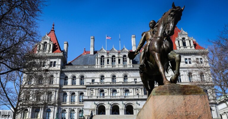 260820-Albany-New-York-State-Capital-building-vl-154p-9aaa2f.jpg