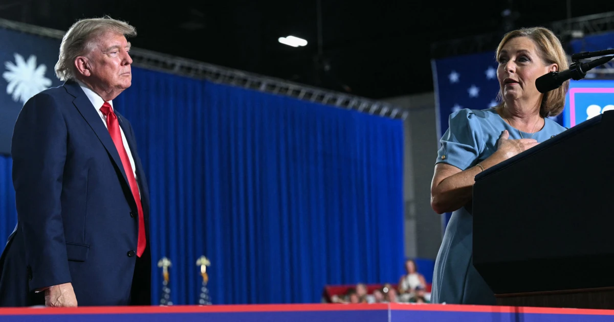 260821-trump-graham-sc-vsb-2010-eedab1.jpg