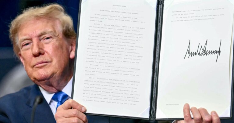 260828-trump-ch-1347-3b19cb.jpg