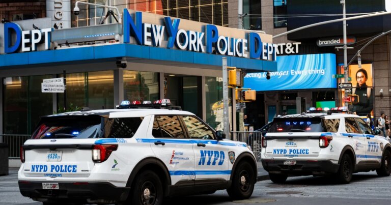260831-times-square-police-vsb-1732-cbf50f.jpg