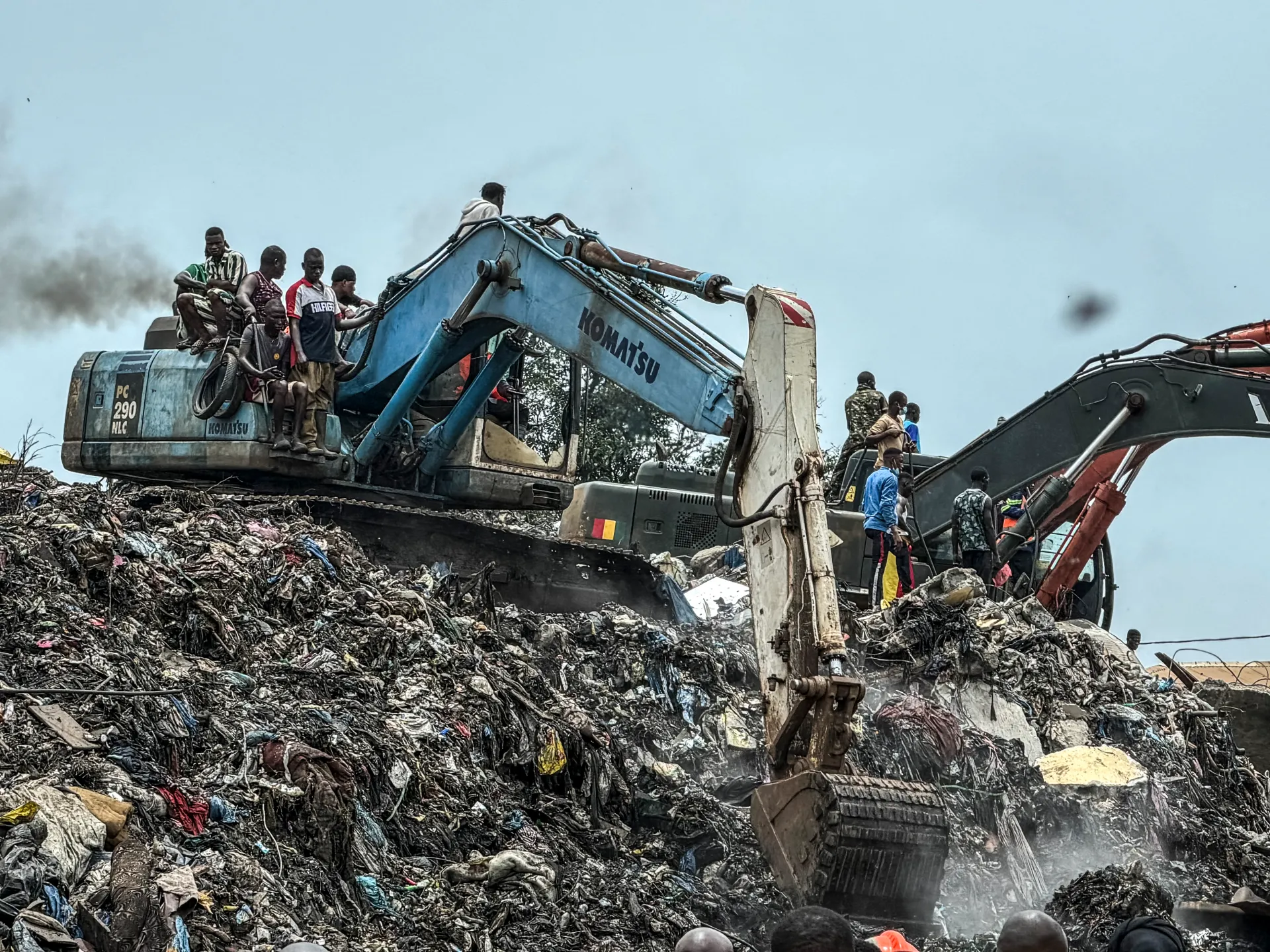 AFP__20260823__C6BN4GG__v4__HighRes__TopshotGuineaDisasterLandslideWaste-1787561568.jpg