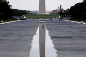 APTOPIX_Lincoln_Memorial_Reflecting_Pool_81669.jpg