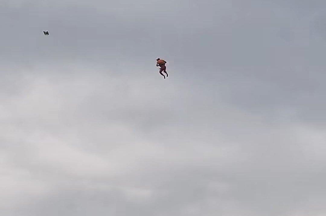 Blobbing-jumpers-launch-man-92-feet-into-the-air-to-break-record.jpg