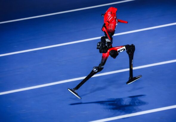Chinese-humanoid-robot-breaks-100m-sprint-record-set-by-Usain-Bolt.jpg