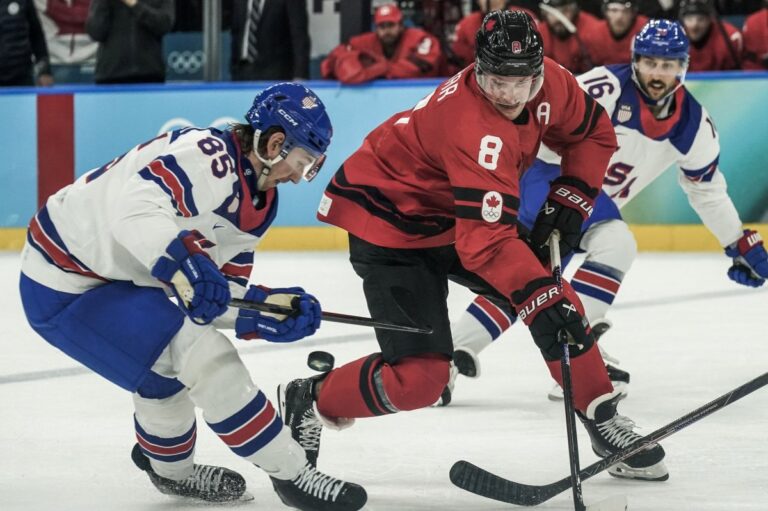 Colorado-Avalanche-sign-Cale-Makar-to-largest-contract-in-NHL-history.jpg