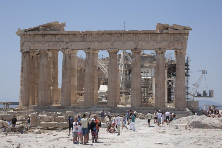 Greek-police-arrest-man-after-British-womans-body-found-in-suitcase.jpg