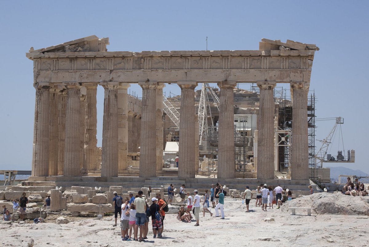 Greek-police-arrest-man-after-British-womans-body-found-in-suitcase.jpg