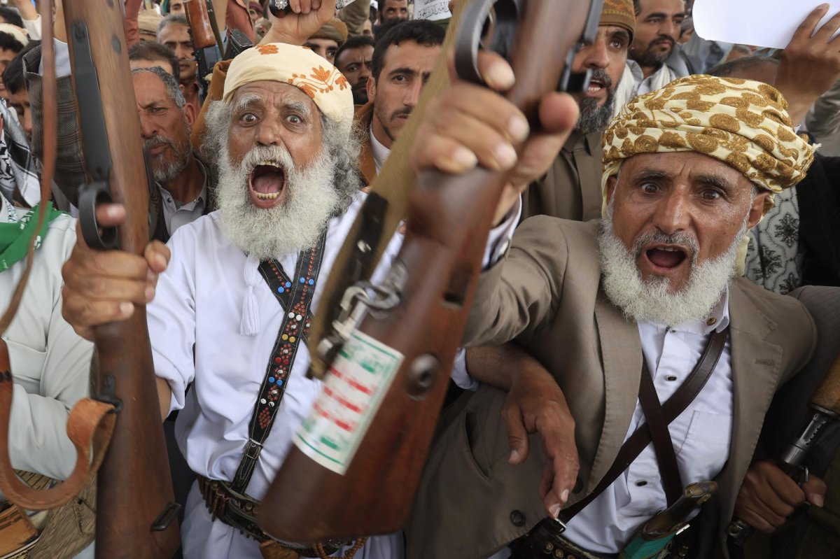 Houthis-attack-Saudi-refinery-Yemeni-Red-Sea-port-at-Mokha.jpg
