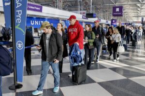 Hundreds-of-flights-canceled-in-Canada-as-flight-attendants-strike.jpg