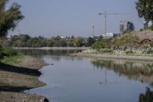 Hungary-faces-energy-crisis-as-Danube-River-dries-to-record-lows.jpg