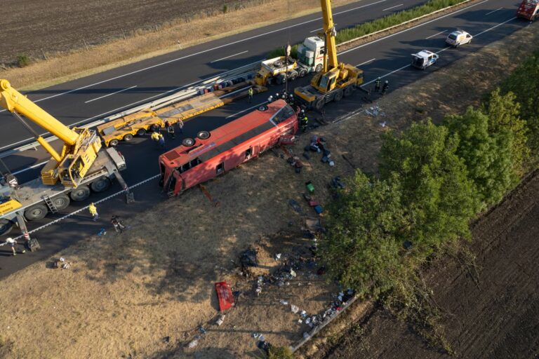 Hungary_Bus_Crash_21981.jpg