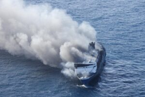 Indonesia-ferry-blaze-kills-5-leaves-41-missing.jpg