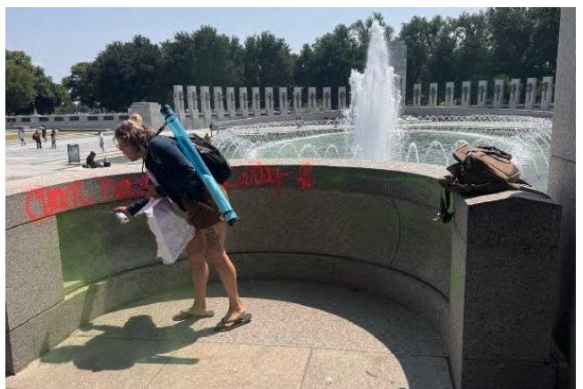 Kentucky-woman-charged-with-vandalizing-National-Malls-WWII-Memorial.jpg